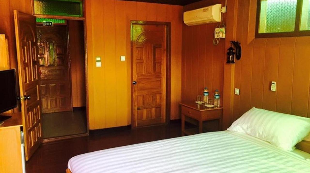 Golden Fish Motel Nyaung Shwe Exterior photo
